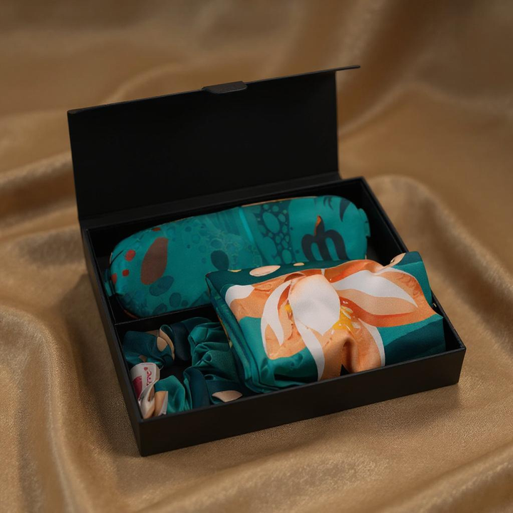 Endless Dream Luxury Silk Gift Set Lotus Goddess Design