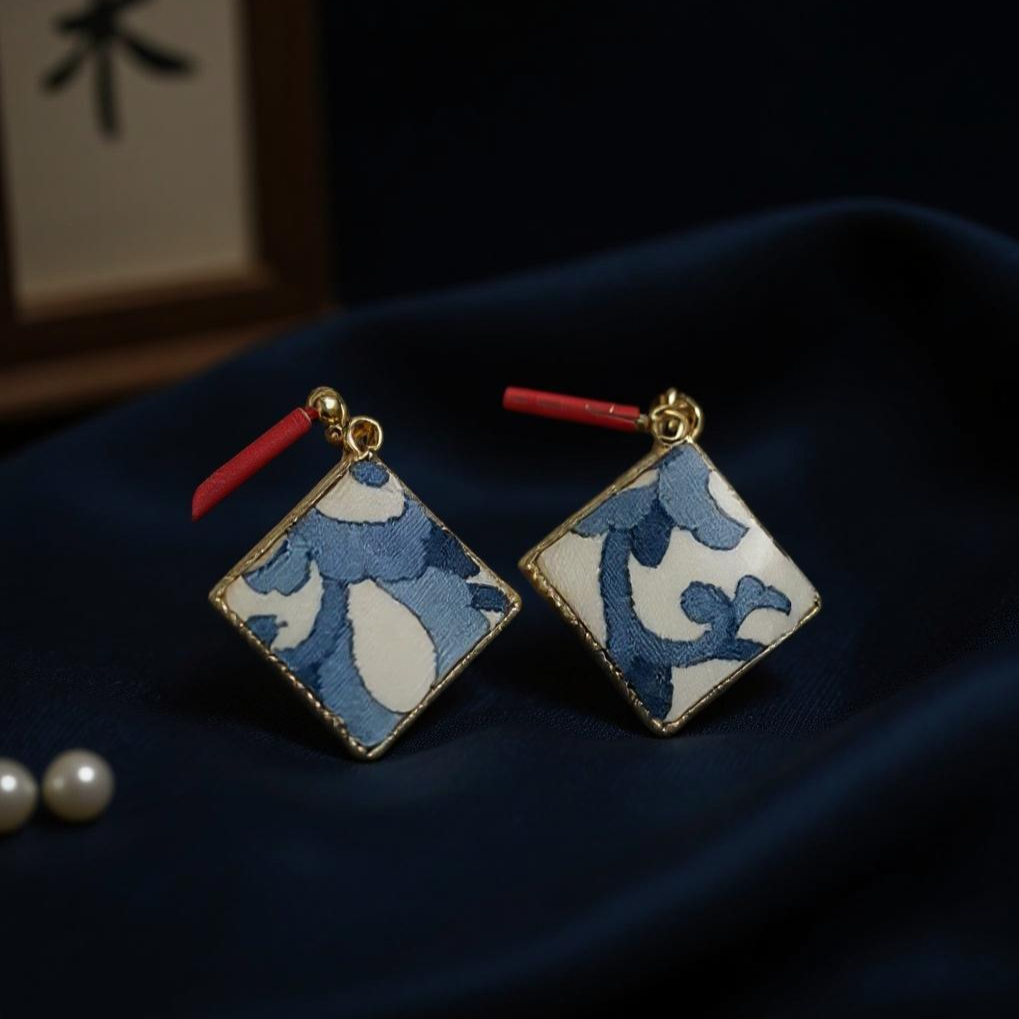 Handmade Kesi Silk Earrings Cornered Grace Blue & White Edition for Women